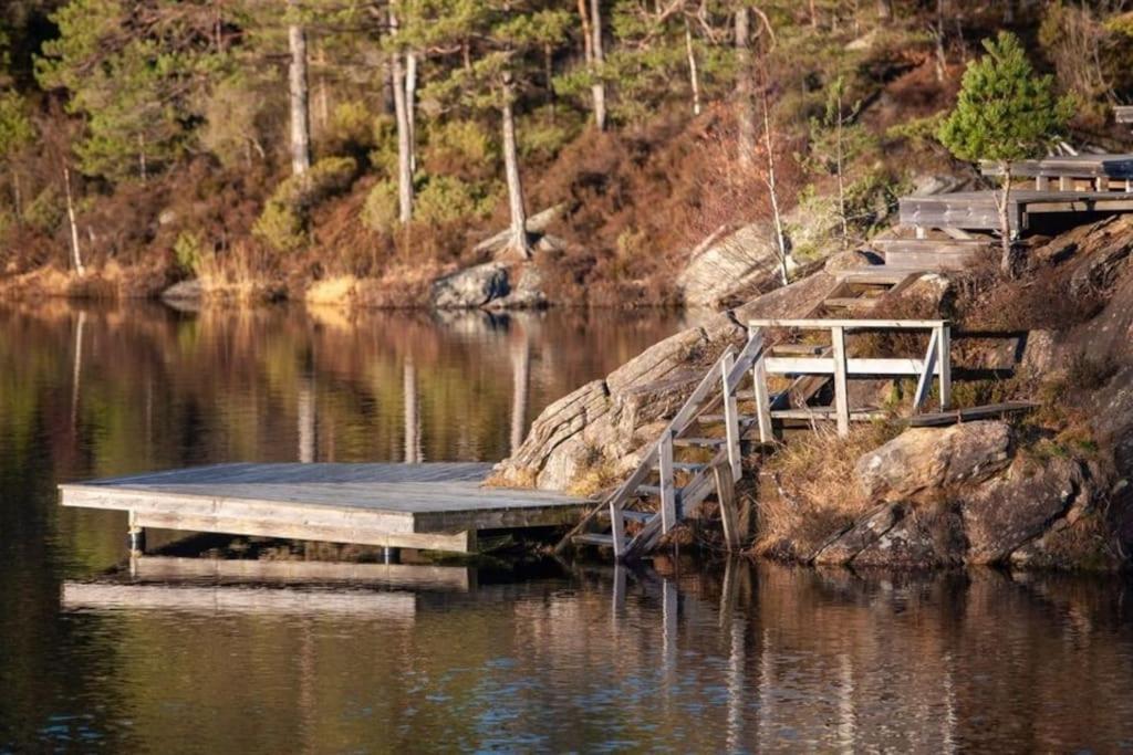 Romslig Og Fin Leilighet 17 Min Til Kristiansand Centrum Nodeland Buitenkant foto