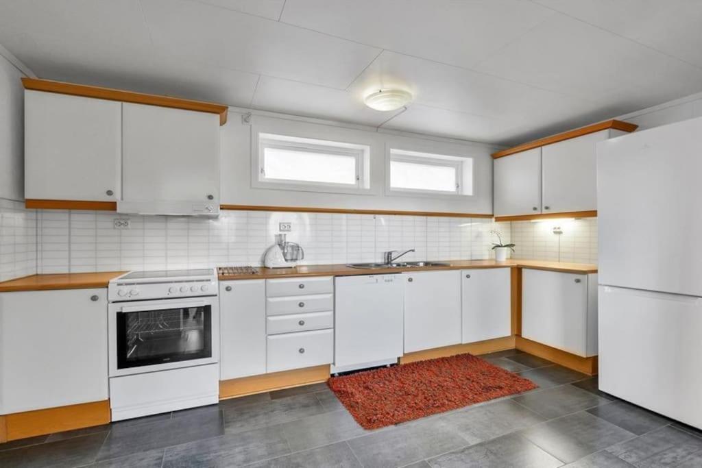 Romslig Og Fin Leilighet 17 Min Til Kristiansand Centrum Nodeland Buitenkant foto